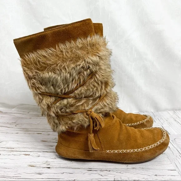 Minnetonka / Faux Fur Leather Boots - Picture 2 of 16